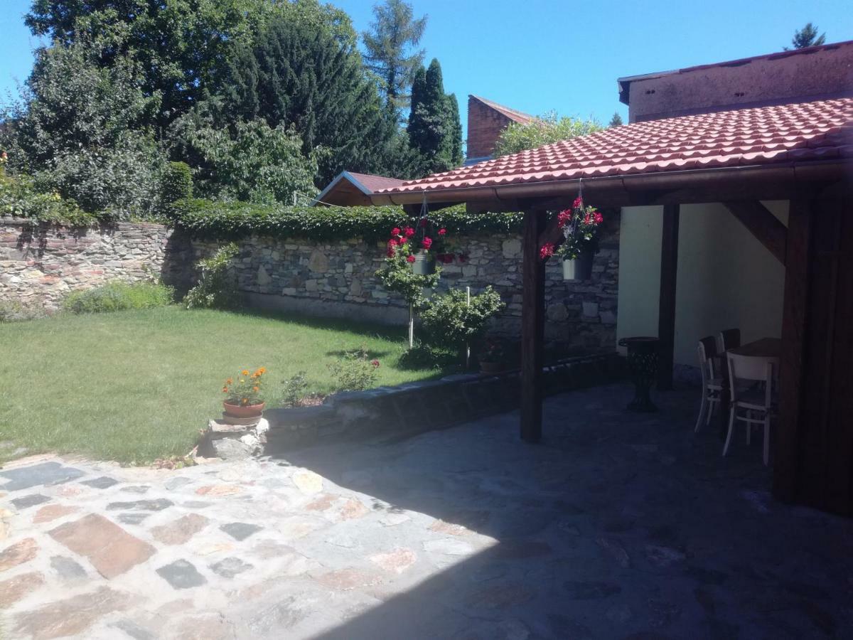Na Letnim Byte Kourim Exterior photo